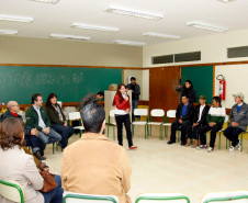20-06-13 - Colegio Estadual Ipe em Sao Jose dos Pinhais, Colegio implanta sistem sustentavel com horta, arvores, jardim, radio escola.  