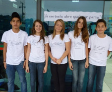 Estudantes são multiplicadores do assunto e responsáveis por trabalharem os temas nos seus colégios.