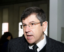 25-06-13 - CEEP Newton Freire Maia em Pinhais recebe a Mostra Estudantil Expocine Norte, vice-diretor da FAP Ângelo José Sangiovanni.