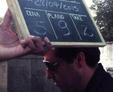 Os formandos em Técnico em Produção de Áudio e Vídeo, do Colégio Estadual do Paraná, apresentam o filme "Recortes" - curta metragem de conclusão de curso da turma.