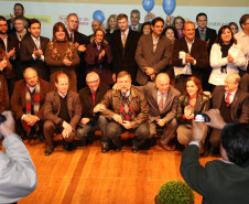 Metas foram definidas pela Organização das Nações Unidas e abrangem áreas como meio ambiente, direitos das mulheres e racismo. <br />
<br />
Veja mais fotos em: <a href="link propriamente dito" target="_blank">texto que vai aparecer</a>