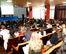27-06-13 - Universidade Federal do Paraná, Centro Politécnico, Curso de Qualificação de tecnologia, uma parceria entre a Secretaria Estadual de Educação e UFPR.  