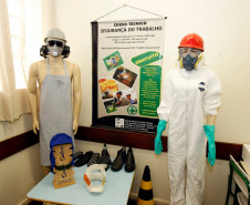 28-06-13 - Colégio Estadual Paulo Leminski, curso técnico de Segurança do Trabalho.