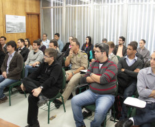 Vinte e seis profissionais iniciam seu trabalho na próxima semana. Proposta é dar maior agilidade nos processo de melhorias na infraestrutura das escolas. <br />
<br />
Veja mais fotos em: <a href=" http://www.flickr.com/photos/flavioarns/sets/72157634646651333/" target="_blank"> http://www.flickr.com/photos/flavioarns/</a>