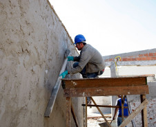 Colégio Estadual Yvone Pimentel recebe obras de reforma e ampliação. 16-07-13.  