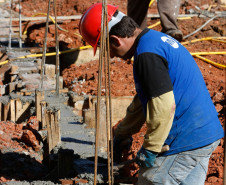 Colégio Estadual Yvone Pimentel recebe obras de reforma e ampliação. 16-07-13. 