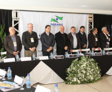 Tema foi discutido na abertura do Fórum Regional de Apoio à Formação e Qualificação Profissional, em Ponta Grossa, nesta quinta-feira (18). <br />
<br />
Veja mais fotos em: <a href=" http://www.flickr.com/photos/flavioarns/sets/72157634693340953/" target="_blank"> http://www.flickr.com/photos/flavioarns/ </a>
