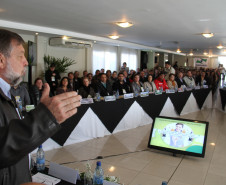 Tema foi discutido na abertura do Fórum Regional de Apoio à Formação e Qualificação Profissional, em Ponta Grossa, nesta quinta-feira (18). <br />
<br />
Veja mais fotos em: <a href=" http://www.flickr.com/photos/flavioarns/sets/72157634693340953/" target="_blank"> http://www.flickr.com/photos/flavioarns/ </a>