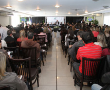Tema foi discutido na abertura do Fórum Regional de Apoio à Formação e Qualificação Profissional, em Ponta Grossa, nesta quinta-feira (18). <br />
<br />
Veja mais fotos em: <a href=" http://www.flickr.com/photos/flavioarns/sets/72157634693340953/" target="_blank"> http://www.flickr.com/photos/flavioarns/ </a>