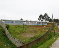 Colégio Estadual Ambrosio Bini em Almirante Tamandaré, local onde funciona atualmente o colégio. 19-07-13.  