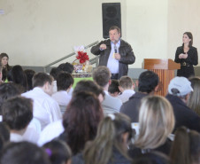 O vice-governador e secretário da Educação, Flávio Arns, participou de uma das últimas conferências municipais de educação, em São José das Palmeiras, no início de julho. <br />
<br />
Veja mais fotos em: <a href=" http://www.flickr.com/photos/flavioarns/sets/72157634473330686/with/9206101198/" target="_blank"> http://www.flickr.com/photos/flavioarns/</a>
