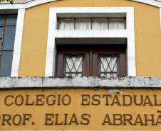Colegio Estadual Elias Abrahao no Cristo Rei, Av. Senador Souza Naves. 23-07-13.  