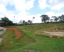 Investimento de R$ 249 mil para a construção de muro no pátio da escola. Serão beneficiados 600 alunos das redes municipal e estadual de ensino.