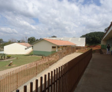 Investimento de R$ 249 mil para a construção de muro no pátio da escola. Serão beneficiados 600 alunos das redes municipal e estadual de ensino.