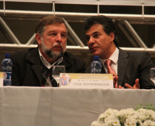 Programa Nacional de Acesso ao Ensino Técnico e Emprego (Pronatec) foi discutido em Fórum de Apoio à Formação realizado em Curitiba. <br />
<br />
Veja mais fotos em: <a href=" http://www.flickr.com/photos/flavioarns/sets/72157634778204071/" target="_blank"> http://www.flickr.com/photos/flavioarns/</a>