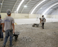O investimento feito pelo Governo do Estado na infraestrutura da rede estadual de ensino traz benefícios também para trabalhadores, além de mais conforto para alunos e profissionais do magistério.
