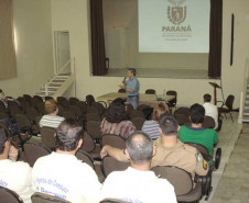 Curso é voltado para professores de Ciências e Biologia e trata sobre prevenção, controle e combate do mosquito transmissor da doença.