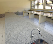 As obras na Escola São Francisco de Assis, em Tunas do Paraná, estão em fase de conclusão. Em menos de um mês, os 110 estudantes poderão usar o novo espaço. 