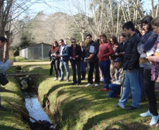Sessenta professores da rede estadual da Educação dos Núcleos Regionais de Educação de Curitiba, Área Metropolitana Norte e Área Metropolitana Sul participaram, nessa semana, em Curitiba, do 21º Curso de Solos Para Professores promovido pela Secretaria de Estado da Educação em parceria com a Universidade Federal do Paraná e o Sociedade Brasileira de Ciência do Solo.