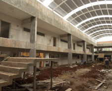 O Governo do Estado vai expandir os cursos profissionalizantes na Região Metropolitana de Curitiba. Na foto, as obras do Ceeps de Fazenda Rio Grande estão em fase final com início previsto para para o primeiro semestre do ano que vem.