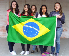 Alunos de Paranaguá e da Polônia continuam se comunicando pelas redes sociais. Projeto ficou entre 50 finalistas do Educador Nota 10.