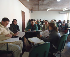 Professores de Língua Portuguesa e Matemática vão participar de formações continuadas até dezembro nos 32 Núcleos Regionais de Educação.