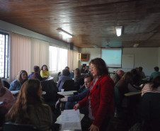 Professores de Língua Portuguesa e Matemática vão participar de formações continuadas até dezembro nos 32 Núcleos Regionais de Educação.
