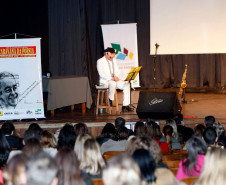 Abertura da Caravana da Poesia no auditório da Unicentro em Guarapuava. 20-08-13. 