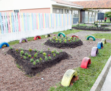 20-06-13 - Colégio Estadual Ipê em São José dos Pinhais. Colégio implanta sistema sustentável com horta, árvores, jardim, rádio escola.