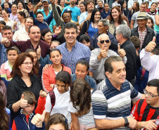 BITURUNA. Em Bituruna, o govenador beto Richa assinou a licitação para reforma e ampliação do Colégio Estadual Santa Bárbara, ampliação do Colégio Novo Milênio e a construção de uma quadra coberta no Colégio Estadual Irmã Clara. 
Bituruna, 23/08/2013.
Foto: Jonas Oliveira/ANPr