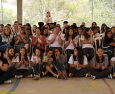 Foi assinada a ordem de serviço para as reformas que vão beneficiar mais de 1,6 mil alunos das duas escolas, além de toda a comunidade escolar.<br />
<br />
Veja mais fotos em: <a href="http://www.flickr.com/photos/flavioarns/sets/72157635206025318/" target="_blank"> http://www.flickr.com/photos/flavioarns</a>