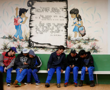 As obras de reforma e pintura do Colégio Estadual José Armim Matte, em Chopinzinho, estão melhorando o visual da escola e também melhoram a autoestima das pessoas. São R$ 113 mil que beneficiam diretamente os mais de 1,3 mil alunos e cerca de 100 profissionais da educação. A comunidade escolar também está satisfeita com os resultados do investimento.