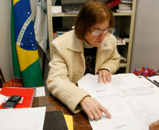 “Fizemos festa o dia que foi assinado o contrato com a empresa. Um local adequado contribui na melhoria da educação. Os alunos ficaram entusiasmados com a reforma. Sempre que encontro as famílias dos alunos pela cidade, perguntam sobre a reforma”, comentou a diretora Oneide Cecatto dos Santos.