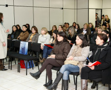 Reunião com secretários municipais sobre alunos que saem das escolas municipais para a rede estadual, no auditório da Secretaria Municipal de Educação de Vitorino. 28-08-13.