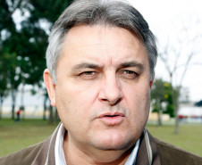 Educando com a horta escolar e a gastronomia no Paraná, reunião no auditório do Colégio Militar do Paraná, Rubens Ernesto Niederheitmann presidente da Emater. 03-09-13.  