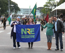 Mais de 1,5 mil alunos de escolas públicas participaram do desfile de 7 de Setembro na Avenida Cândido de Abreu, em Curitiba.<br />
<br />
Veja mais fotos em: <a href=" http://www.flickr.com/photos/flavioarns/sets/72157635424221038/" target="_blank"> http://www.flickr.com/photos/flavioarns</a>