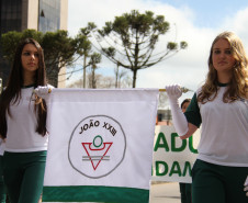 Mais de 1,5 mil alunos de escolas públicas participaram do desfile de 7 de Setembro na Avenida Cândido de Abreu, em Curitiba.<br />
<br />
Veja mais fotos em: <a href=" http://www.flickr.com/photos/flavioarns/sets/72157635424221038/" target="_blank"> http://www.flickr.com/photos/flavioarns</a>