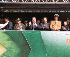 Mais de 1,5 mil alunos de escolas públicas participaram do desfile de 7 de Setembro na Avenida Cândido de Abreu, em Curitiba.<br />
<br />
Veja mais fotos em: <a href=" http://www.flickr.com/photos/flavioarns/sets/72157635424221038/" target="_blank"> http://www.flickr.com/photos/flavioarns</a>