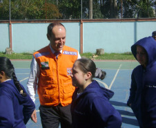 Até 2014 todas as 413 Escolas de Educação Básica na Modalidade Educação Especial e escolas coirmãs do Paraná terão brigadistas treinados.