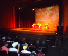 O evento contou com a participação dos alunos e professores das escolas estaduais de toda a região e foi dividido em danças folclóricas e de salão.