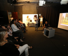 Secretarias da Educação e da Comunicação Social assinaram parceria que autoriza a TV éParaná (canal 9) a transmitir o Gabaritando Enem.<br />
<br />
Veja mais fotos em: <a href=" http://www.flickr.com/photos/flavioarns/sets/72157635502336707/" target="_blank"> http://www.flickr.com/photos/flavioarns</a>