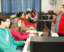 Colégio Estadual de Iporã. 17-09-13. Foto: Hedeson Alves