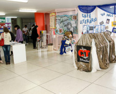 Apresentação de alunos no Centro Cultural de Umuarama, durante a Caravana da Poesia. 18-09-13.