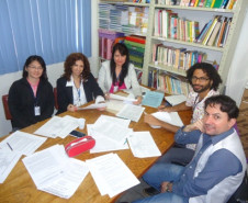Eventos servem para definir delegação que representa o Paraná na 4ª Conferência Nacional Infantojuvenil pelo Meio Ambiente, Brasília. Atividades do NRE de Maringá.