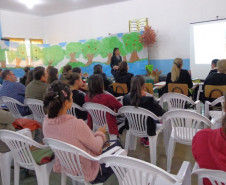 Eventos servem para definir delegação que representa o Paraná na 4ª Conferência Nacional Infantojuvenil pelo Meio Ambiente, Brasília. Atividades do NRE de Wenceslau Braz.