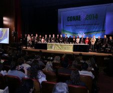 O objetivo é discutir emendas ao documento referência da Conferência Nacional de Educação (CONAE), que será definido no ano que vem, em Brasília.<br />
<br />
Veja mais fotos em: <a href=" http://www.flickr.com/photos/flavioarns/sets/72157635848374146/" target="_blank"> http://www.flickr.com/photos/flavioarns </a>