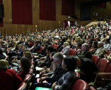 O objetivo é discutir emendas ao documento referência da Conferência Nacional de Educação (CONAE), que será definido no ano que vem, em Brasília.<br />
<br />
Veja mais fotos em: <a href=" http://www.flickr.com/photos/flavioarns/sets/72157635848374146/" target="_blank"> http://www.flickr.com/photos/flavioarns </a>