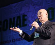 O objetivo é discutir emendas ao documento referência da Conferência Nacional de Educação (CONAE), que será definido no ano que vem, em Brasília.<br />
<br />
Veja mais fotos em: <a href=" http://www.flickr.com/photos/flavioarns/sets/72157635848374146/" target="_blank"> http://www.flickr.com/photos/flavioarns </a>