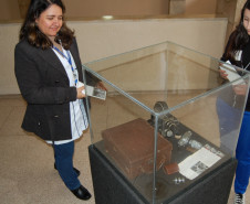 Vida e obra do professor paranaense Germano Bayer e a história do Colégio Estadual do Paraná (CEP) são apresentadas na mostra.