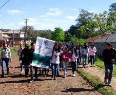 Alunos do Colégio Pioneiros de Foz do Iguaçu começaram, nesta quarta-feira (25), o monitoramento do Rio Sanga Romão, que passa próximo ao Colégio e é um dos afluentes do Rio Boicy, um dos mais importantes do município.  